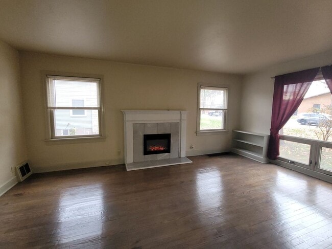 Foto del edificio - 1731 Deckner Ave