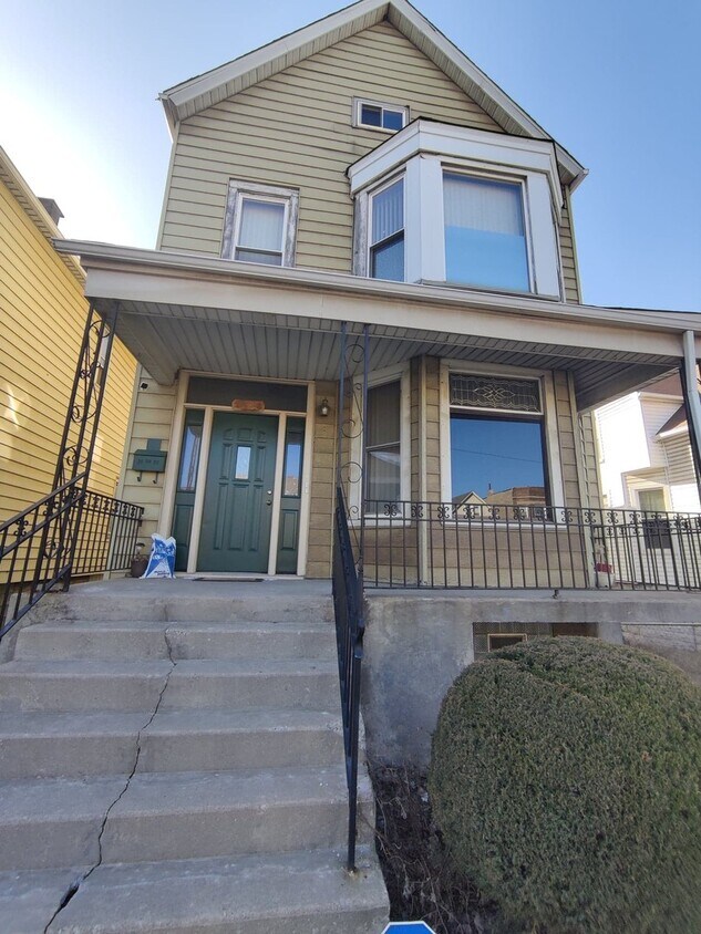 Primary Photo - 10154 S Ave L