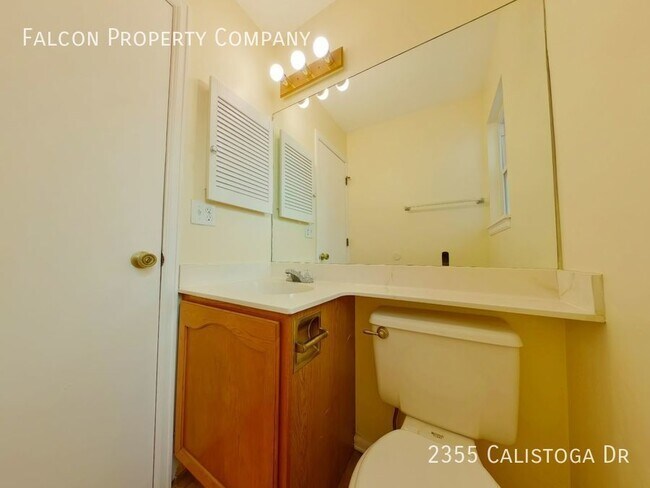 Building Photo - Inviting Home in Constitution Hills! - Lea...