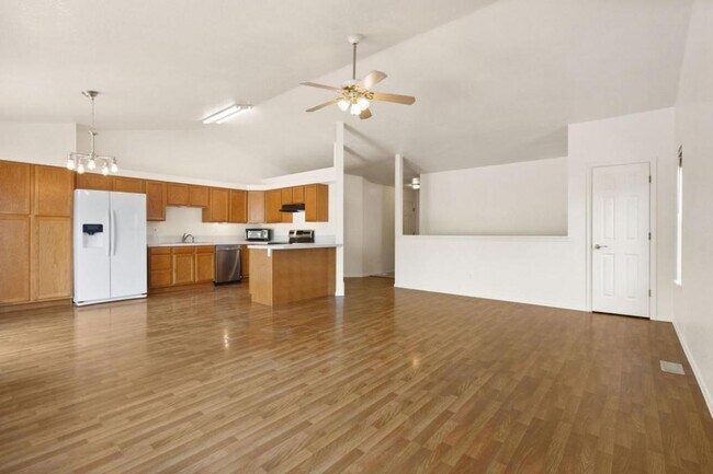 Foto del edificio - 411 Rollingwood Dr