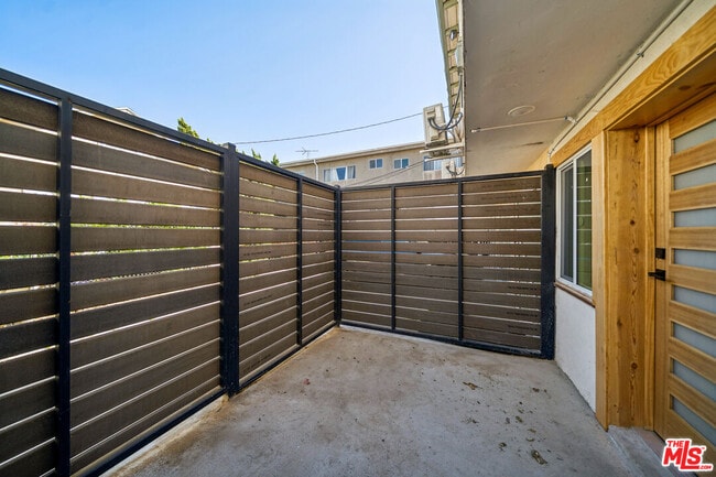 Building Photo - 1027 N Gardner St