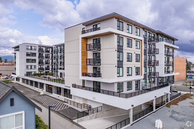 Building Photo - Catalyst Royal Oak