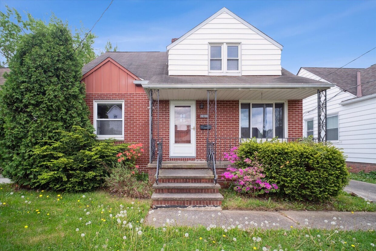 Primary Photo - 20700 Goller Ave