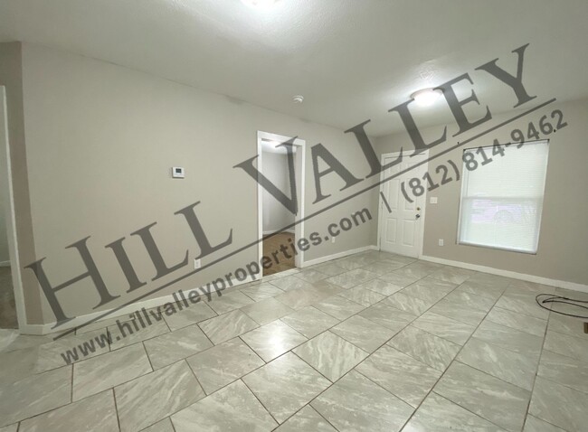 Foto del edificio - Two Bedroom Home on the East Side