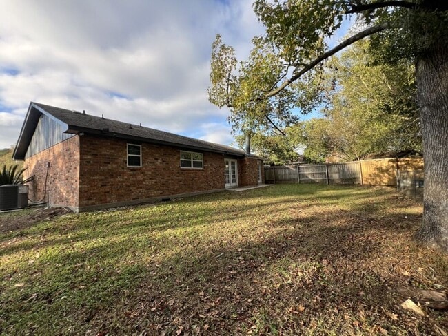 Building Photo - Beautifully Renovated 3BR Home in a Quiet Baton Rouge Neighborhood