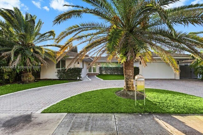 Foto del edificio - 12930 Oleander Rd