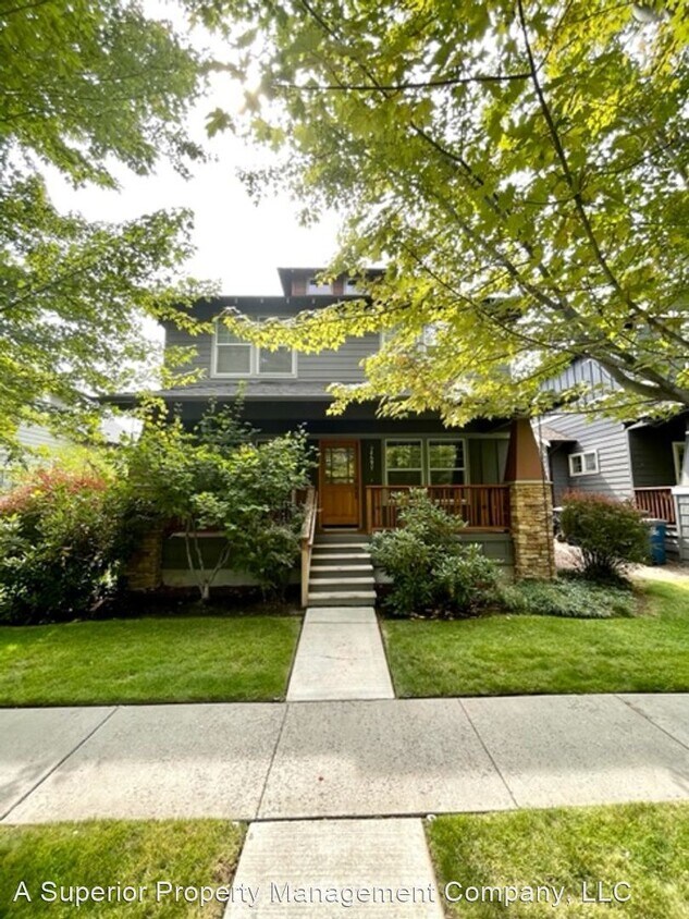 Primary Photo - 3 br, 2 bath House - 62697 Larkview Rd