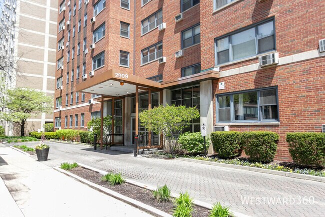 Foto del edificio - 2909 N Sheridan Rd