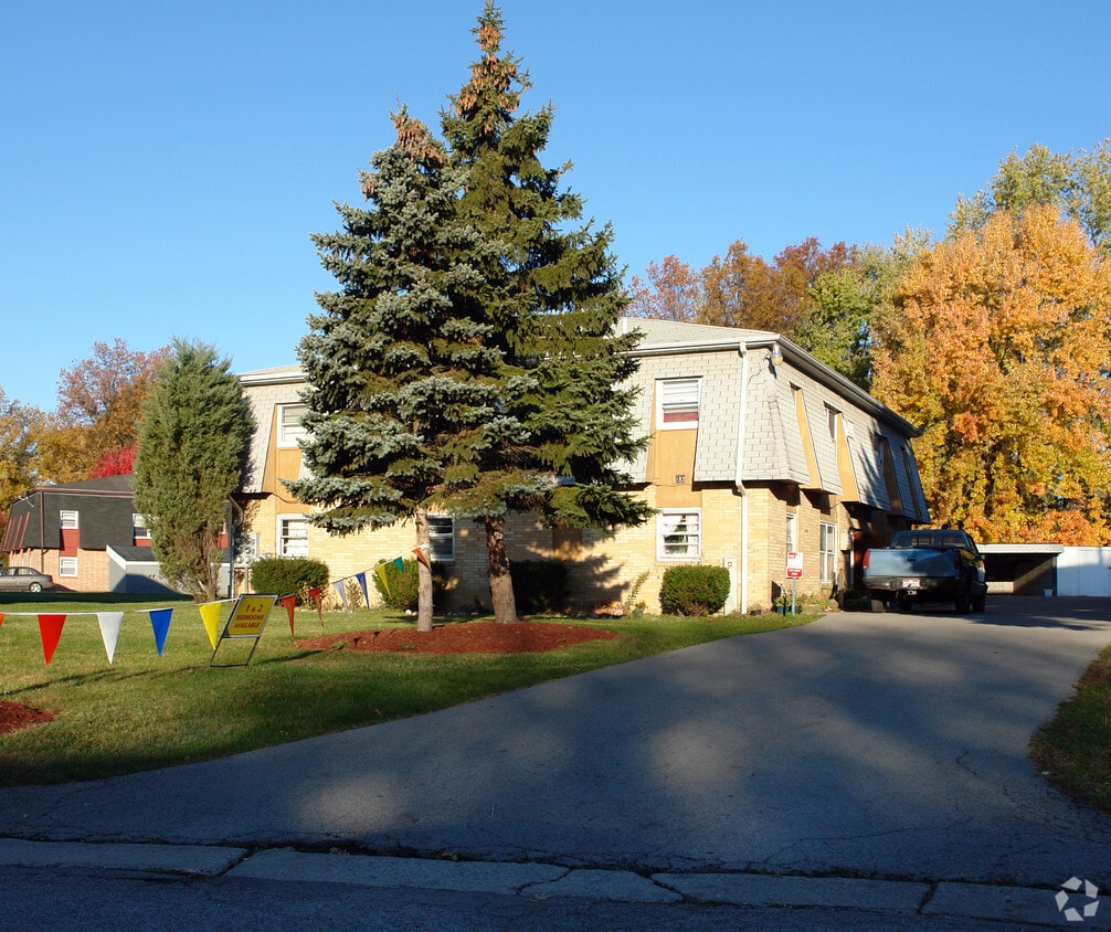 Building Photo - 94-142 Lemans Dr
