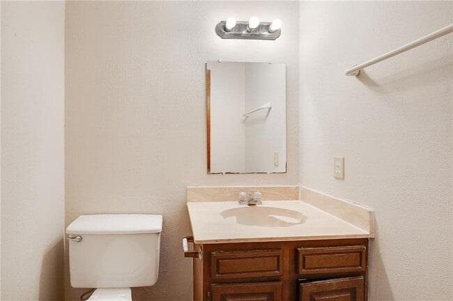 Building Photo - 2 Brandon Hall Dr