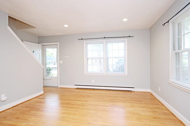 Building Photo - 110 Olinda Dr