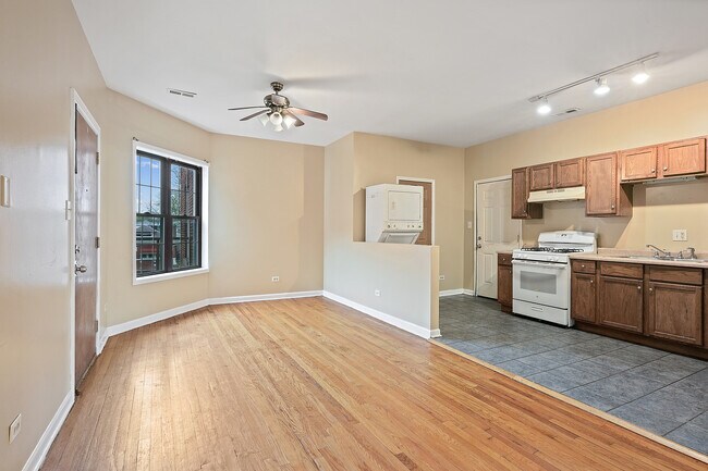 Foto del edificio - 7312 S King Dr