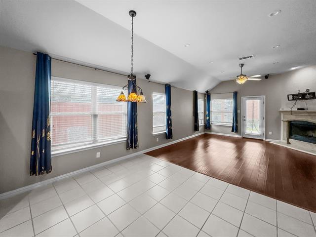 Foto del edificio - 3205 Ridgeway Dr