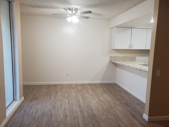 2HAB/2BA Comedor - Pine Brook Apartments