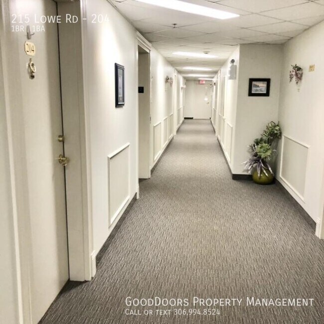 Photo du bâtiment - 215 Lowe Rd