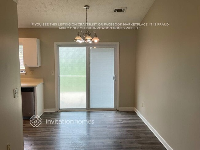 Building Photo - 5255 Sugar Crest Dr