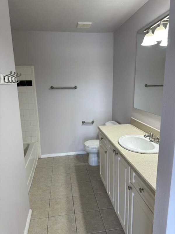 Foto del edificio - 1225 Bermuda Lakes Ln