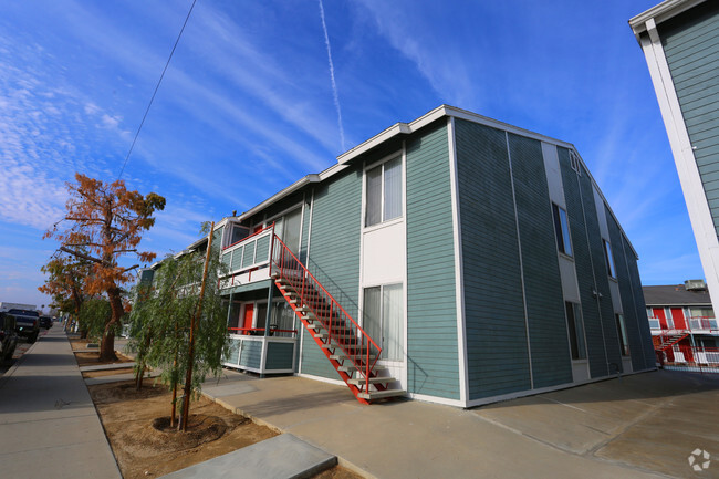 Building Photo - Creekside Apartments