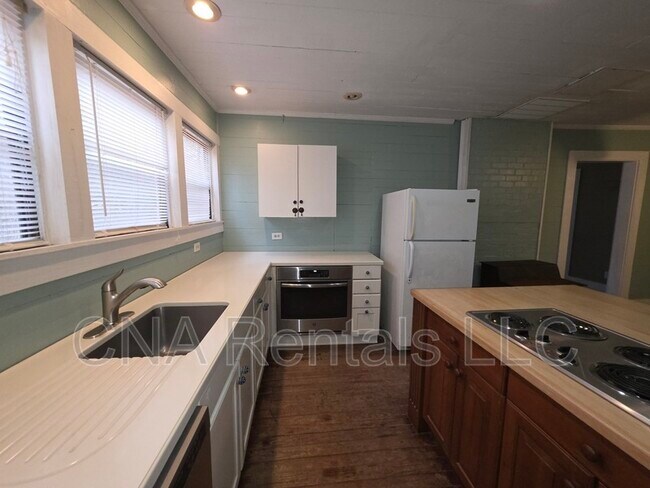 Foto del edificio - 170 Red Bank Rd