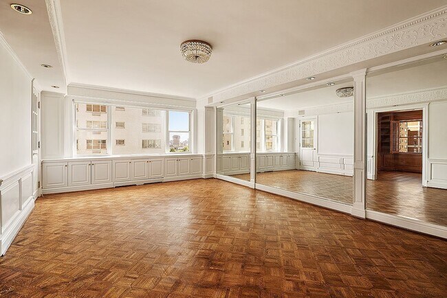 Foto del edificio - 50 Sutton Pl S