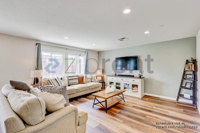 Building Photo - 29430 Linden Pl
