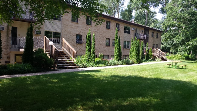 Building Photo - 320 Island Dr