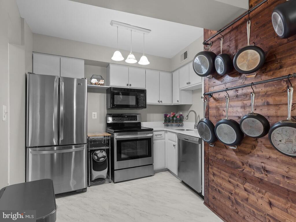Foto principal - 5808 Royal Ridge Dr