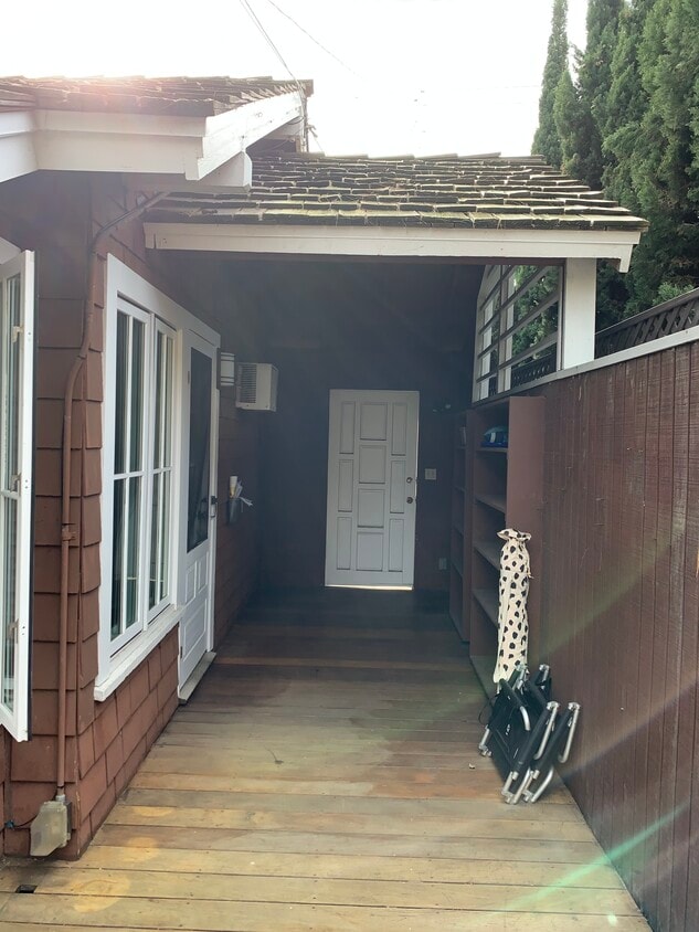 Primary Photo - 228 Avenue G