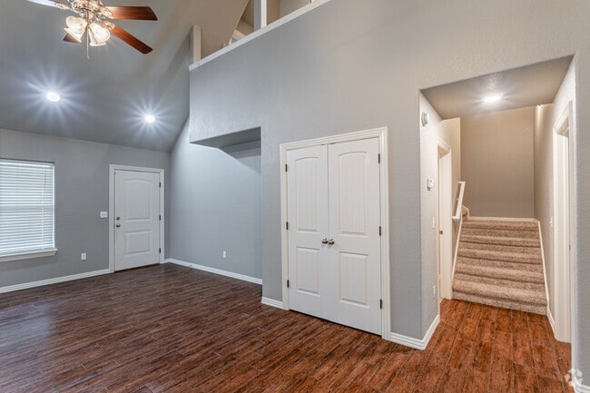 3BR, 2BA - 1300-1700 SF - Willowbrook Duplexes