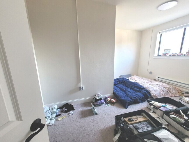 Interior Photo - 2577 Downer