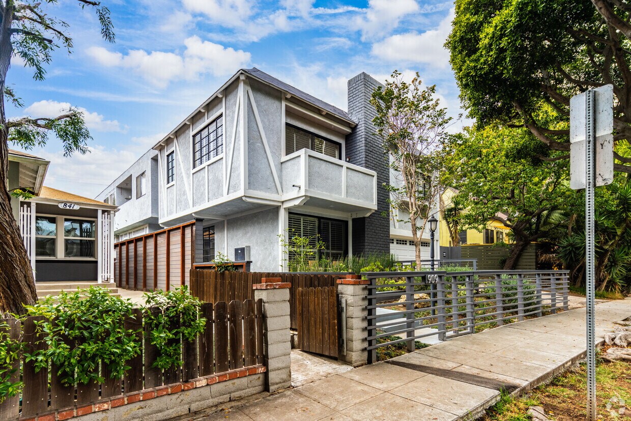 Primary - 909 Grant St