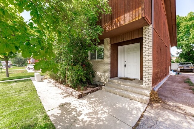 Building Photo - North Provo Duplex