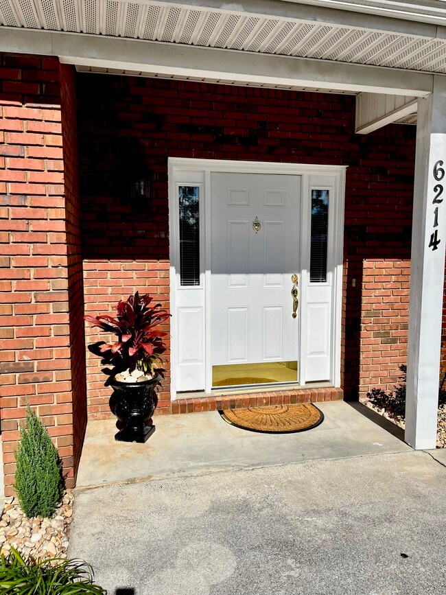 Building Photo - 6214 E Azalea Ave