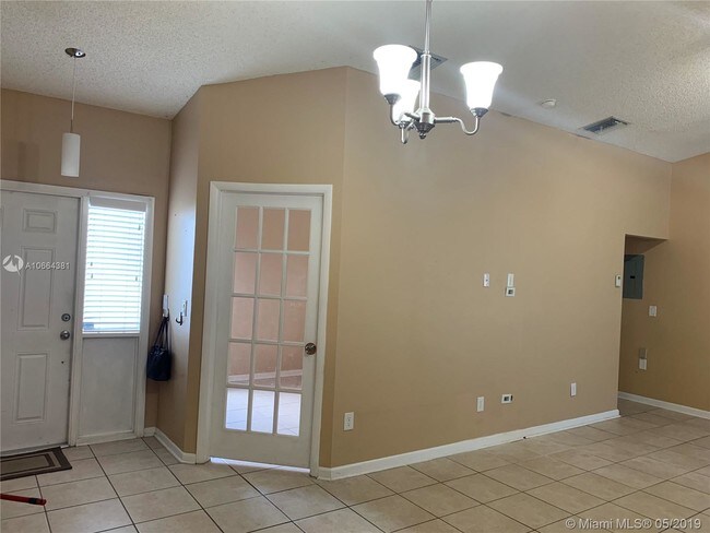 Foto del edificio - 6695 SW 152nd Ct