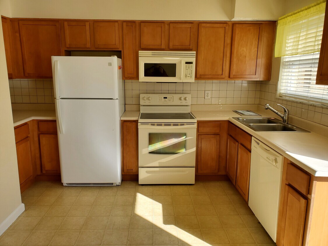 1215 Weybridge Rd Unit Weybridge Condominiums, Columbus, OH 43220 Condo for Rent in Columbus