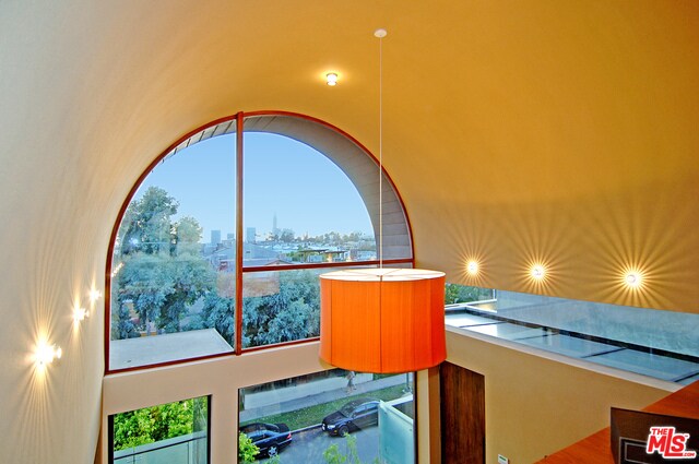 Foto del edificio - 1800 Thayer Ave