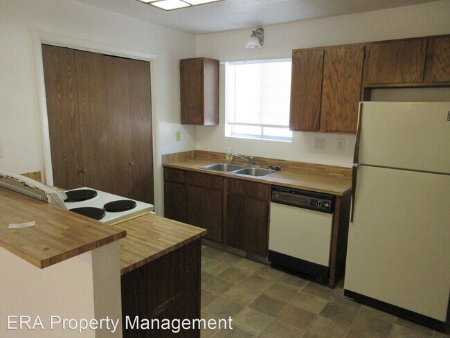 Building Photo - 431 E Fiddlers Canyon Rd