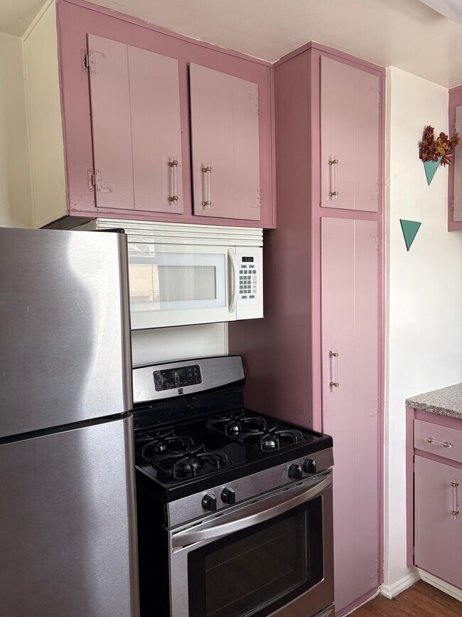 Foto del edificio - 5323 Hermitage Ave