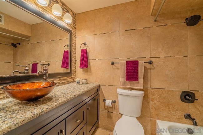 Master Bathroom - 6333 La Jolla Blvd