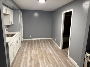Building Photo - 798 Montello St