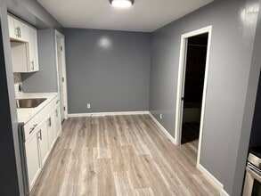 Building Photo - 798 Montello St