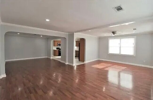 Building Photo - 5437 Vermillion Blvd