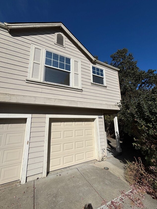 Primary Photo - 1 Bedroom 1 Bathroom in Rincon Valley