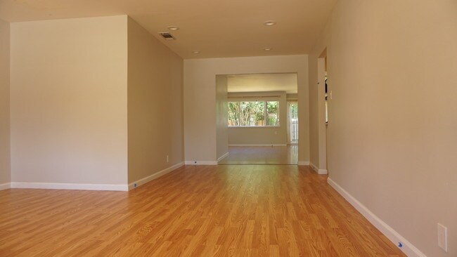sala de estar - 5847 Ortega St