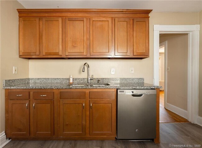 Foto del edificio - 748 Trout Brook Dr
