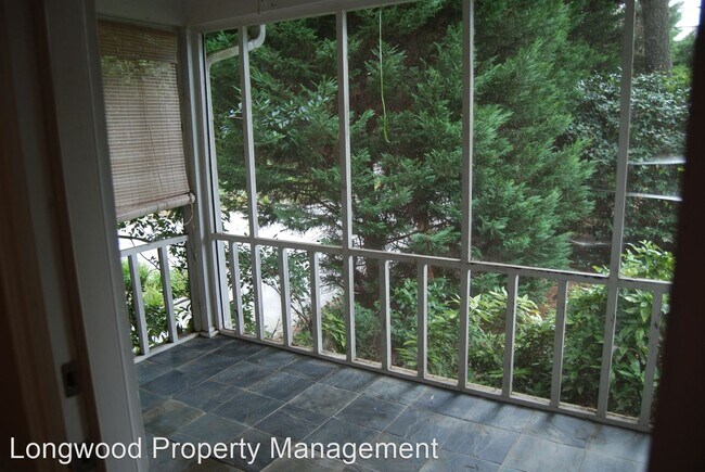 Building Photo - 3 br, 1 bath House - 1664 Briarcliff Rd