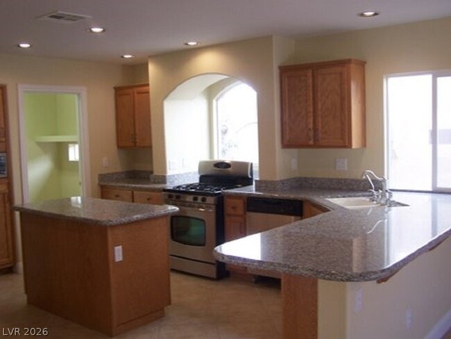 Foto del edificio - 10866 Dornoch Castle St