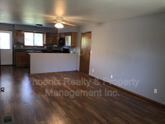 Building Photo - 806 Sir Galahad Dr