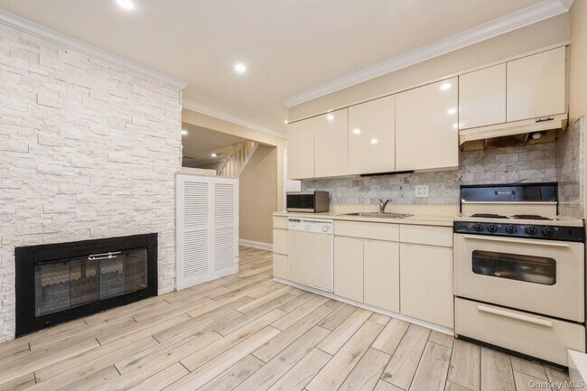 Foto del edificio - 196 Willowood Dr