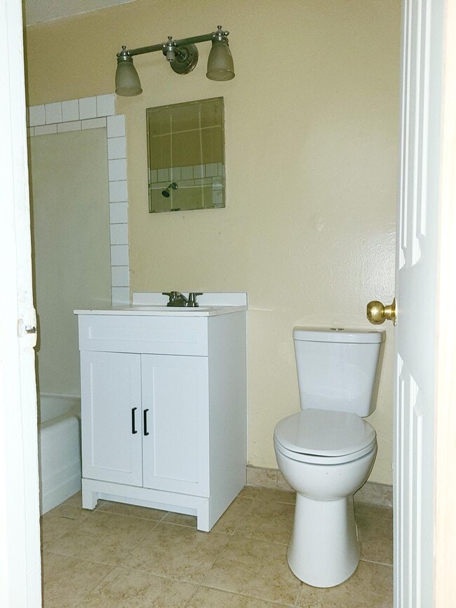 Building Photo - 234 Texas St NE